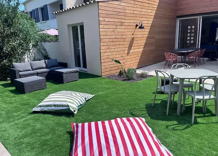 Maison Climatisee, Piscine, A 5 Minutes Des Grands Buffets فيلة *